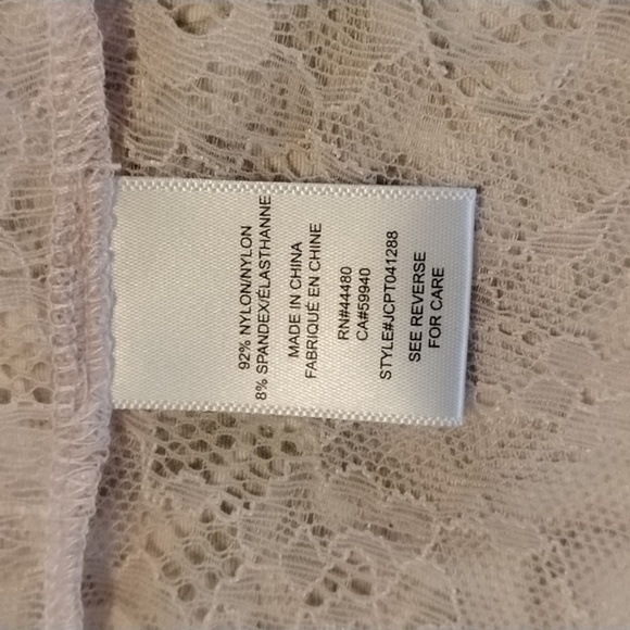 Tinsel Woman's V-Neck Lavender Lace Button Down Blouse, Size: L, NWT - Picture 6 of 11